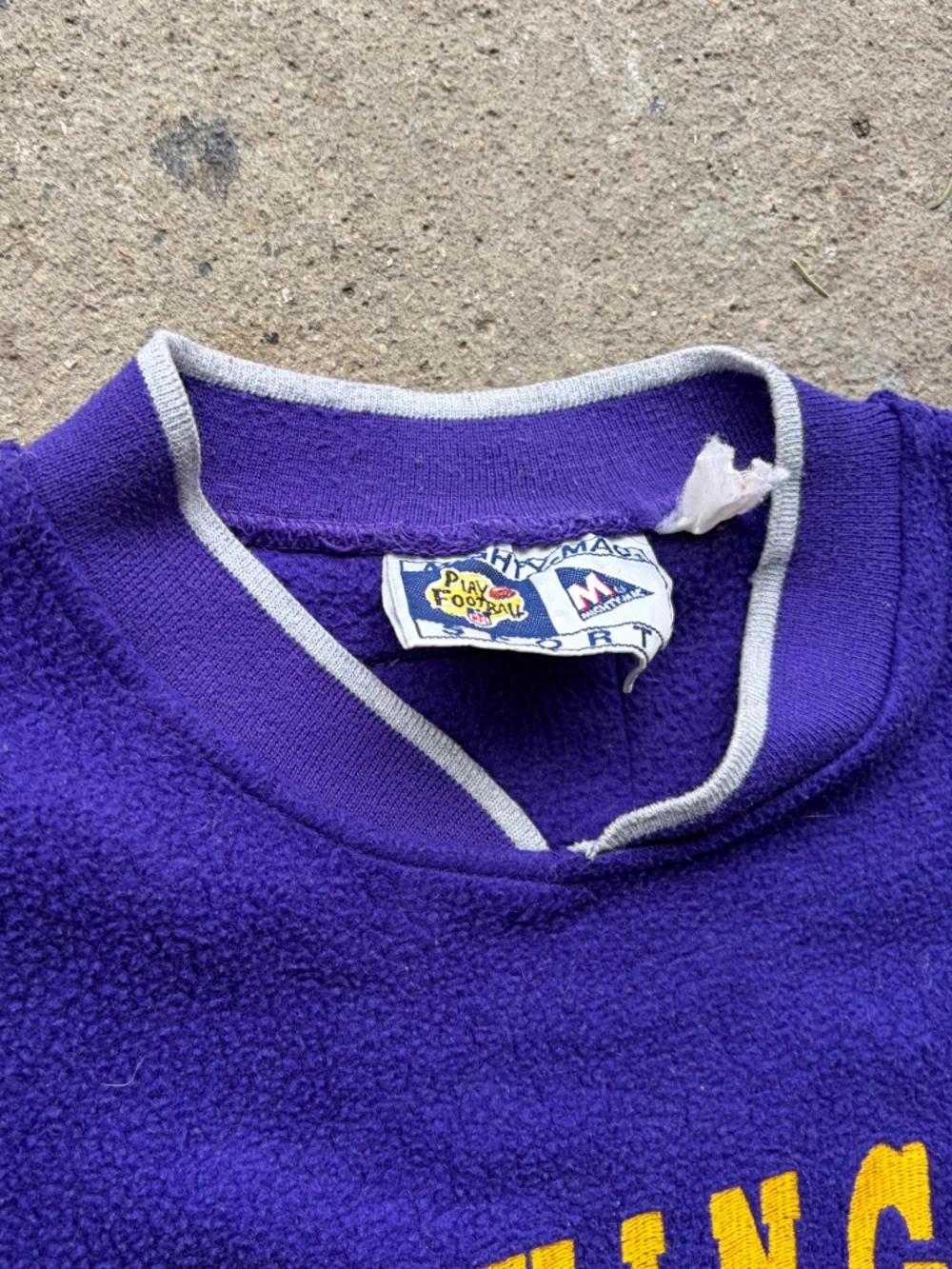 Minnesota Vikings 90s Vintage Cotton Purple Crewneck Sweatshirt Medium - Picture 6 of 11